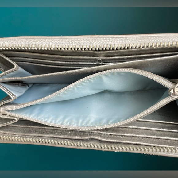 COACH  peyton OP Art Leather Zip Around Long Silver Wallet - Picture 8 of 10